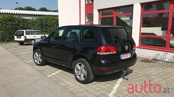 2006' Volkswagen Touareg photo #2