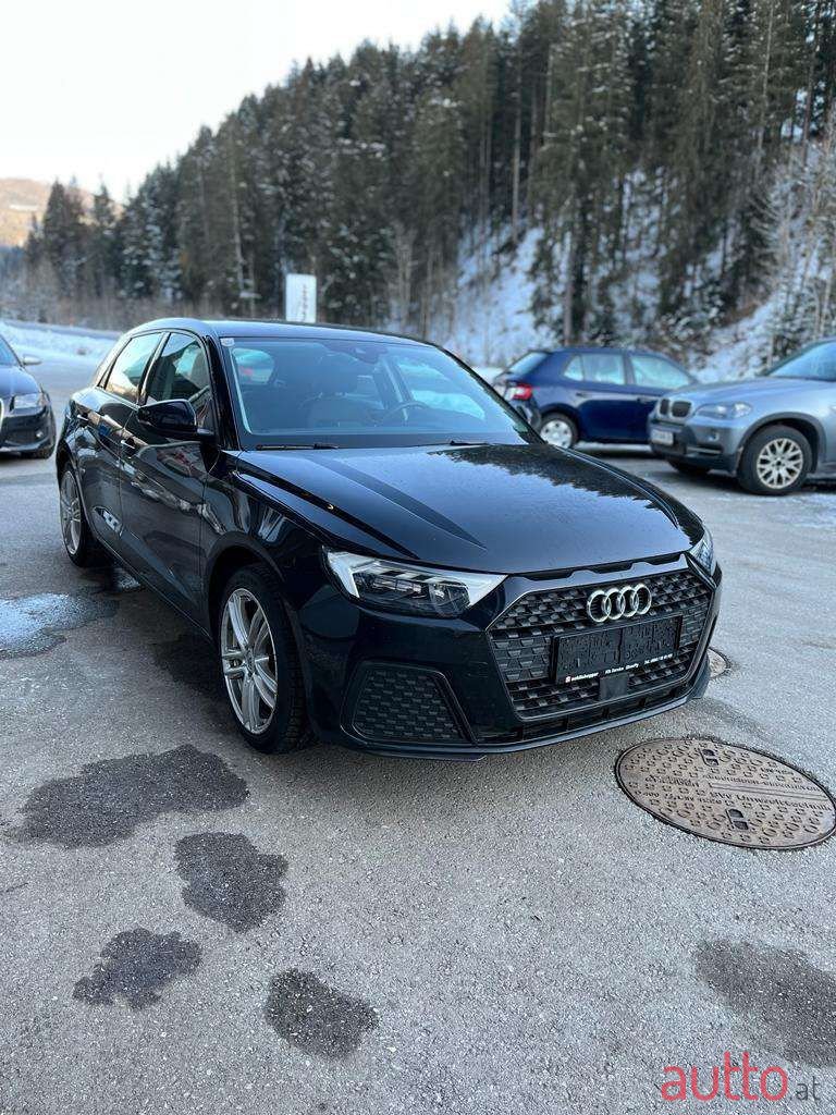 2019' Audi A1 photo #2