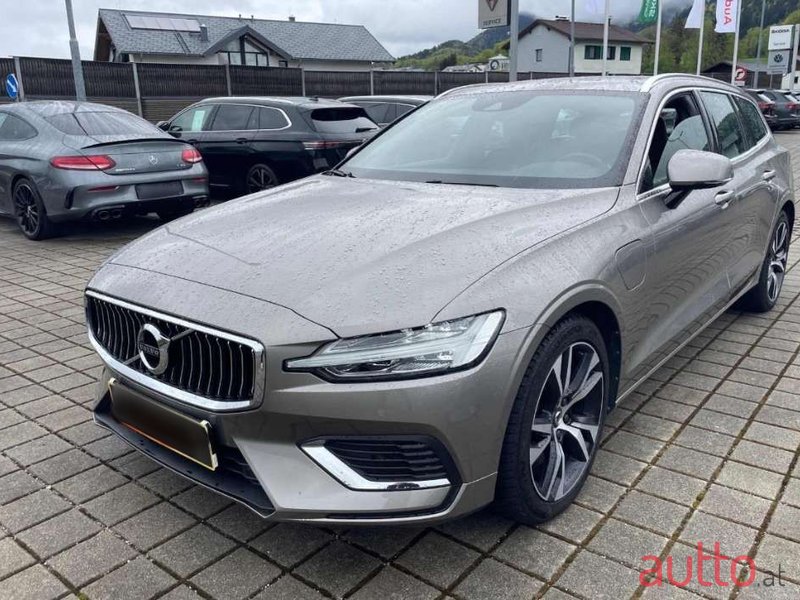 2020' Volvo V60 photo #1