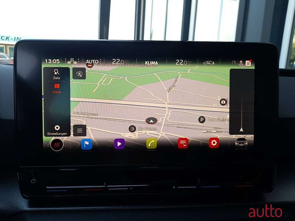 2022' SEAT Leon photo #6