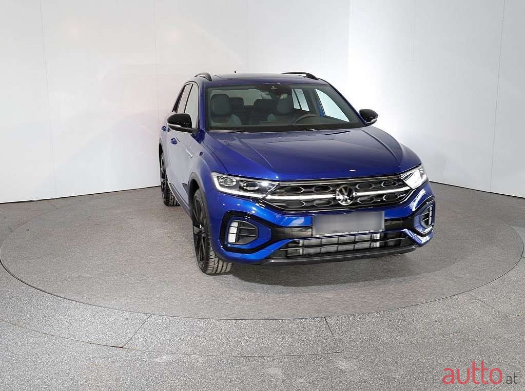 2023' Volkswagen T-Roc photo #6