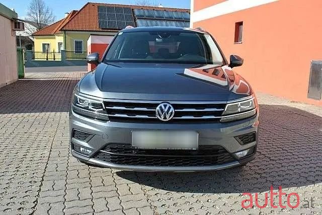2018' Volkswagen Tiguan Allspace photo #2
