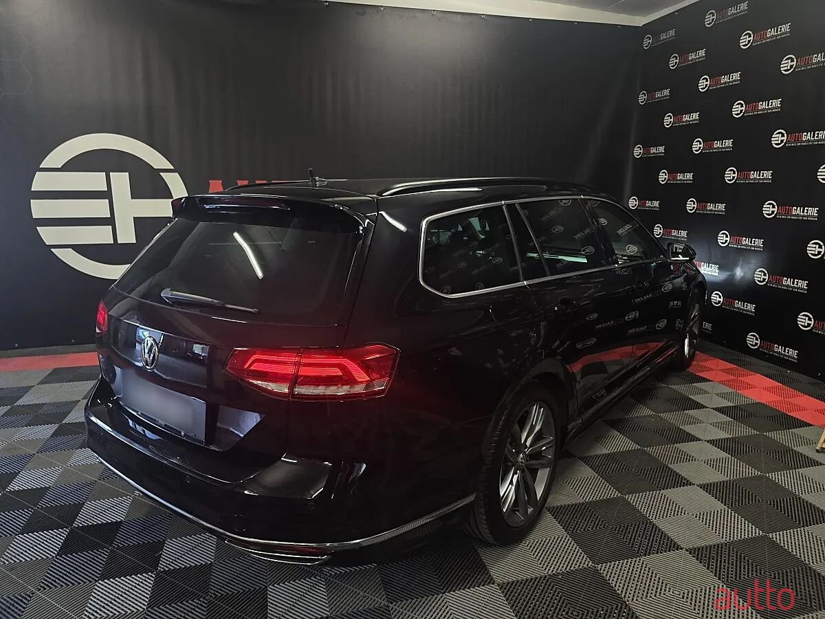 2017' Volkswagen Passat photo #4
