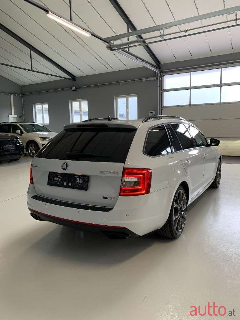 2016' Skoda Octavia photo #6