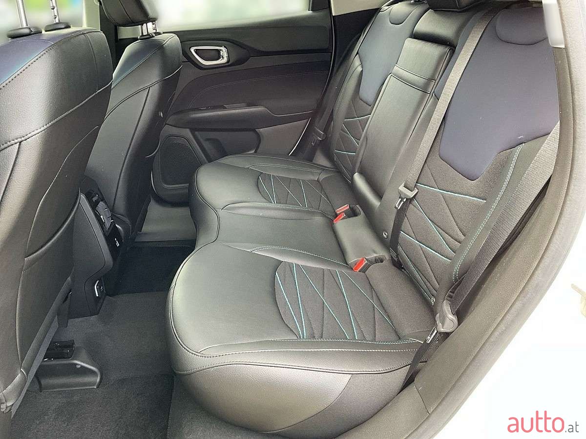 2022' Jeep Compass photo #5