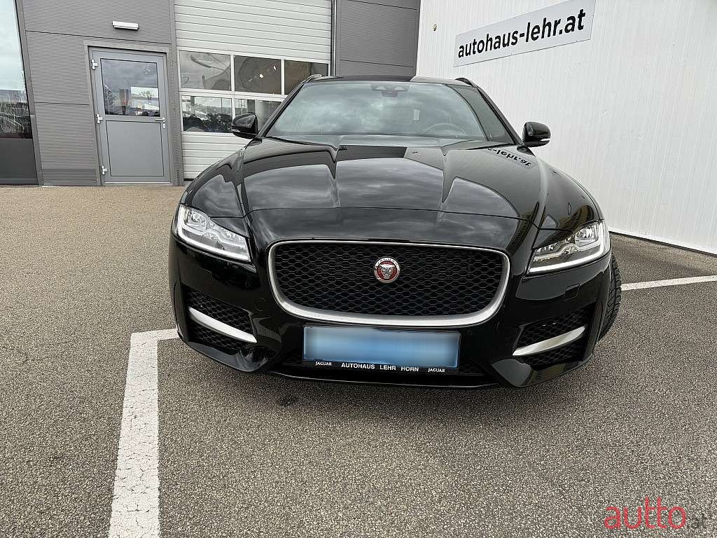 2019' Jaguar XF photo #1