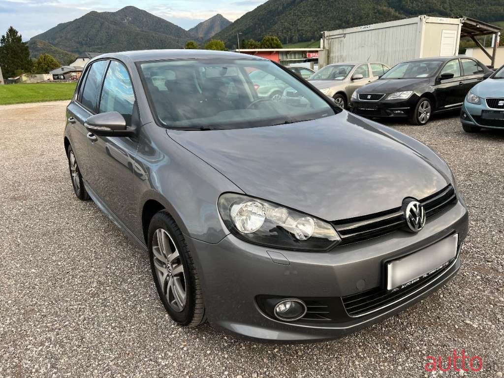 2010' Volkswagen Golf photo #2