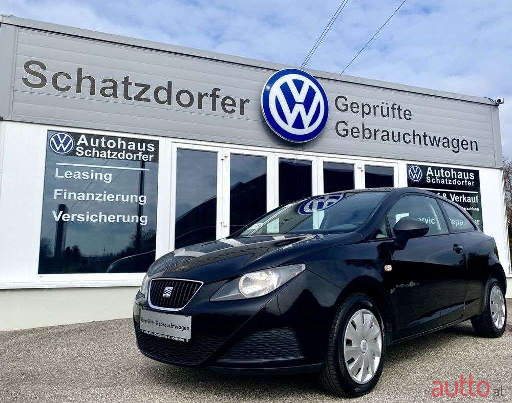 2011' SEAT Ibiza photo #1