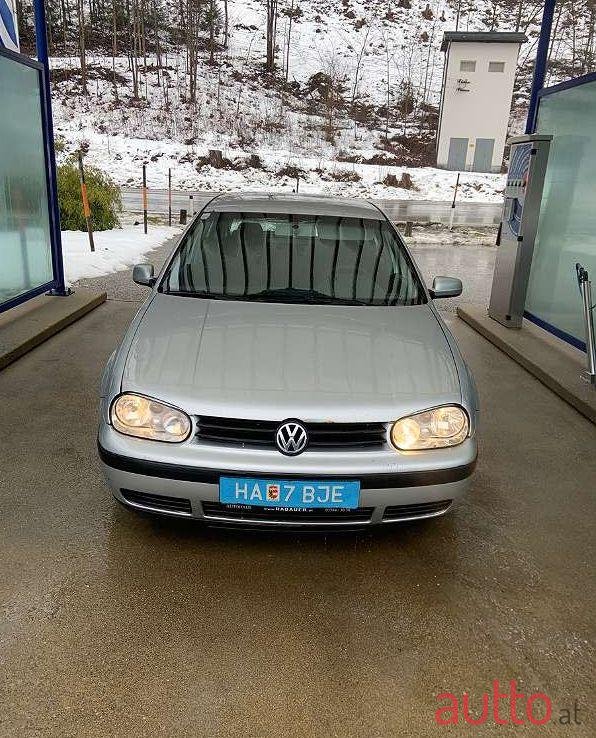 2003' Volkswagen Golf photo #1