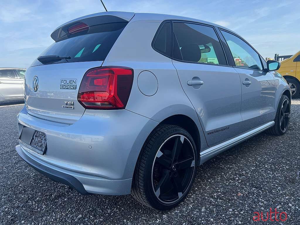 2015' Volkswagen Polo photo #5