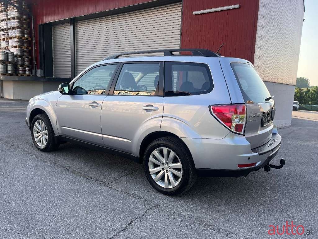 2012' Subaru Forester photo #5