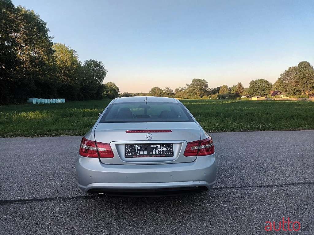 2011' Mercedes-Benz E-Klasse photo #5