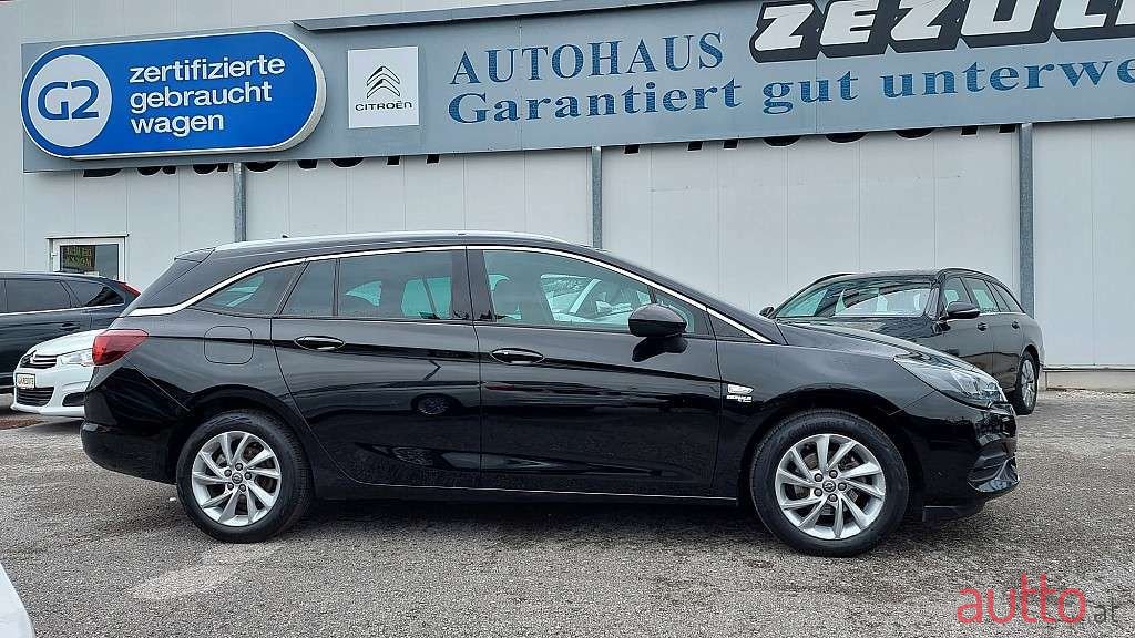 2021' Opel Astra photo #3
