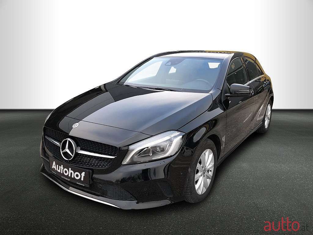 2017' Mercedes-Benz A-Klasse photo #1