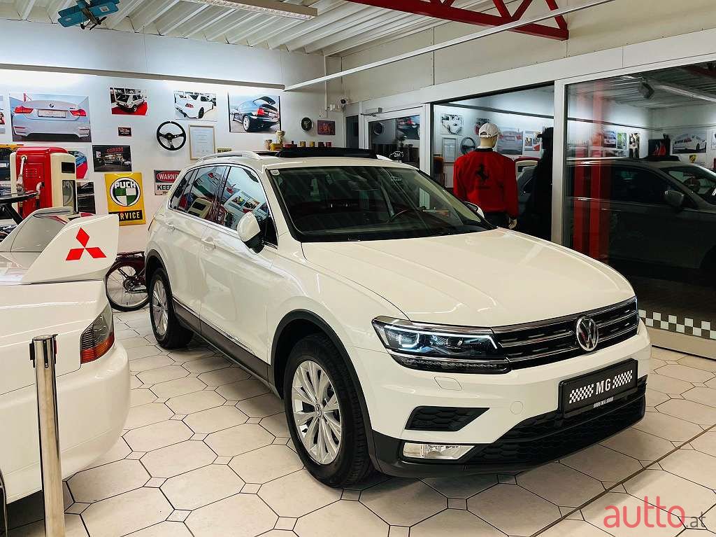 2017' Volkswagen Tiguan photo #5