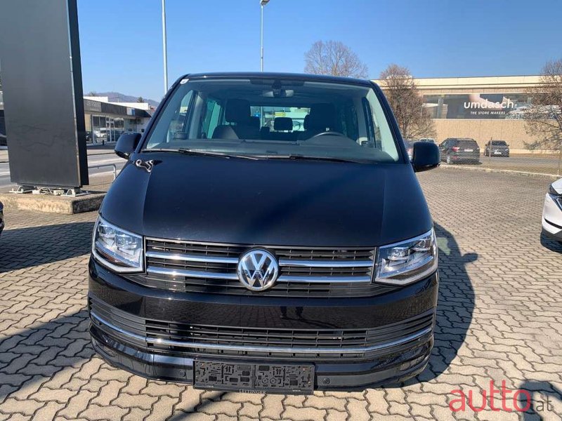 2018' Volkswagen Multivan photo #3