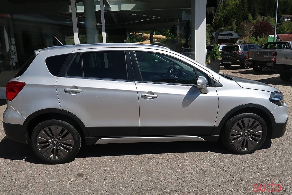 2019' Suzuki SX4 S-Cross photo #3