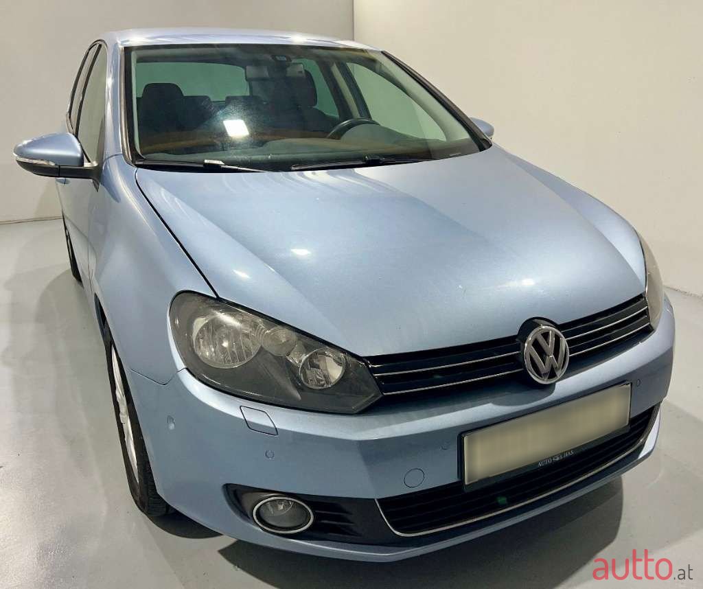 2009' Volkswagen Golf photo #3