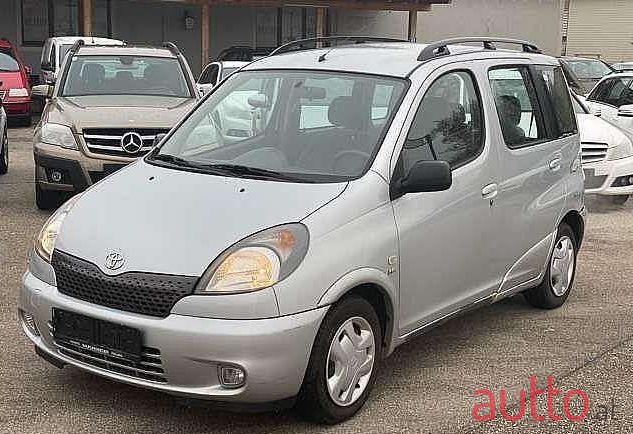 2001' Toyota Yaris photo #1