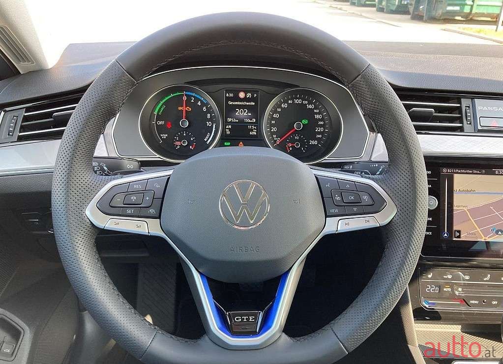 2023' Volkswagen Passat photo #6