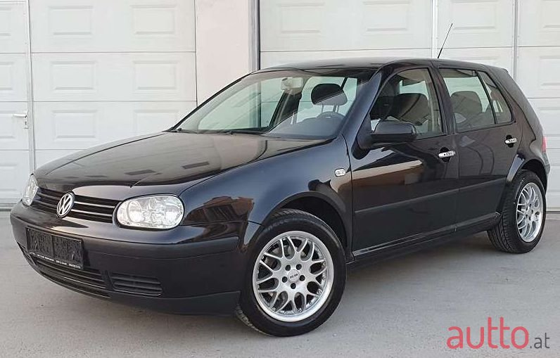 2003' Volkswagen Golf photo #1