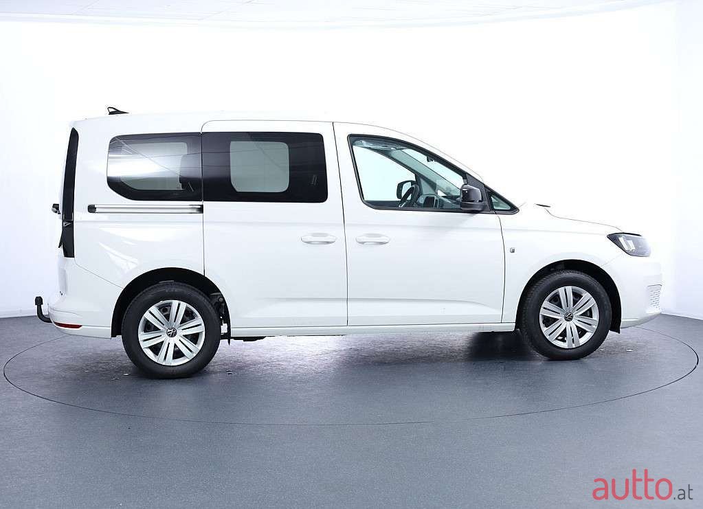 2023' Volkswagen Caddy photo #6