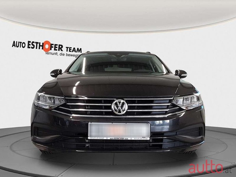 2020' Volkswagen Passat photo #2