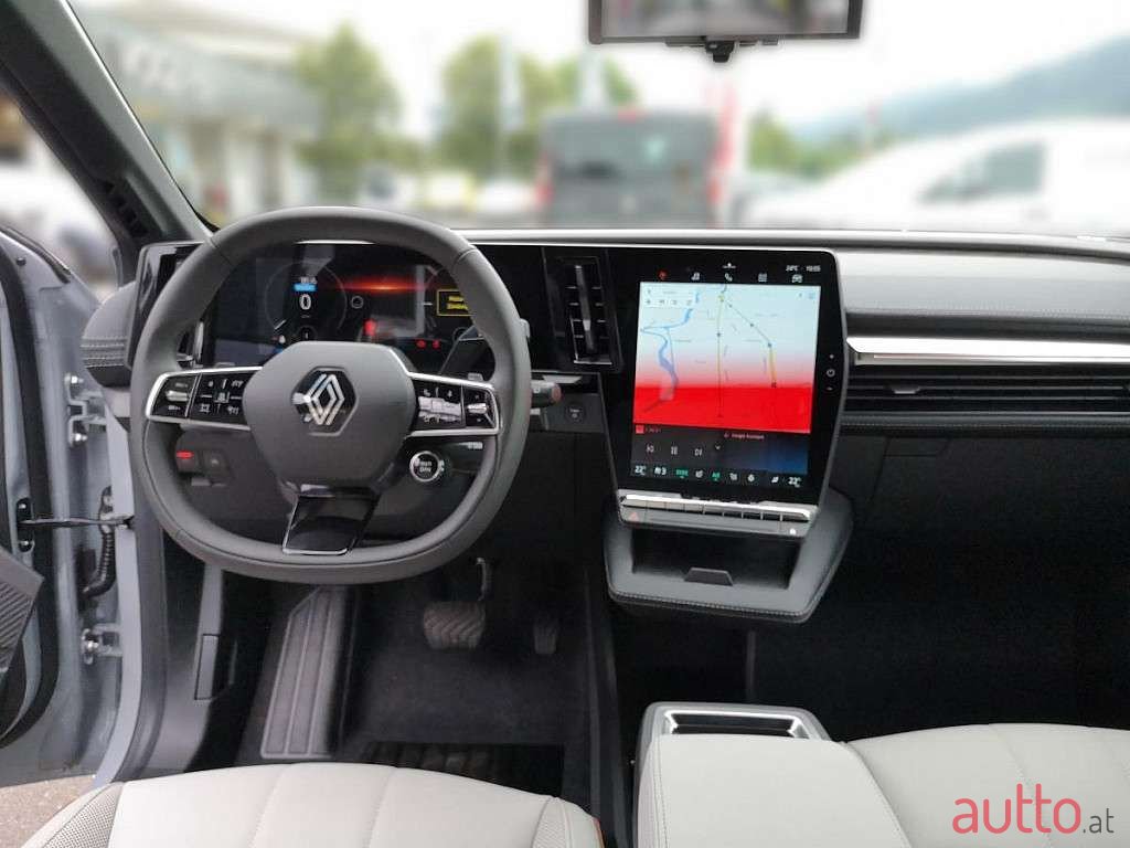 2022' Renault Megane photo #4