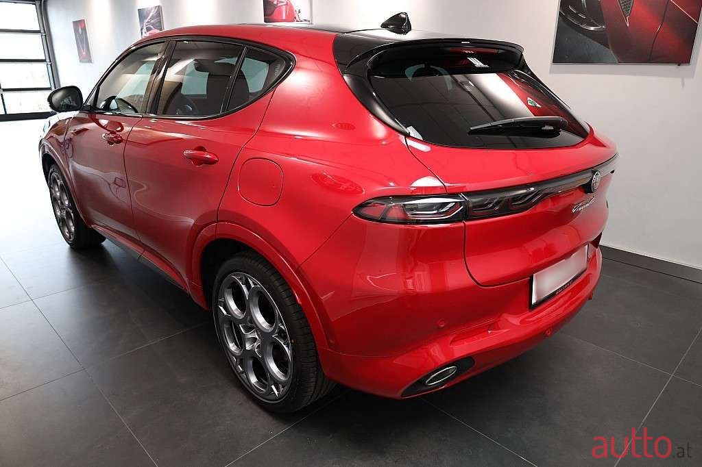 2024' Alfa Romeo Tonale photo #4