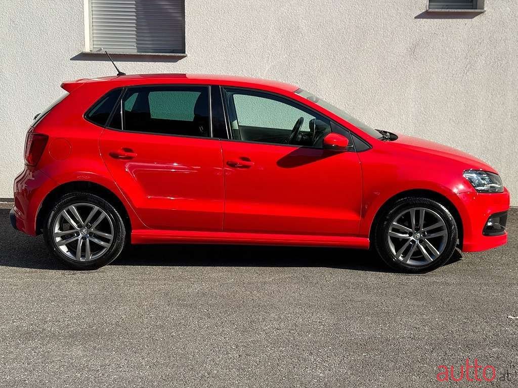 2015' Volkswagen Polo photo #6
