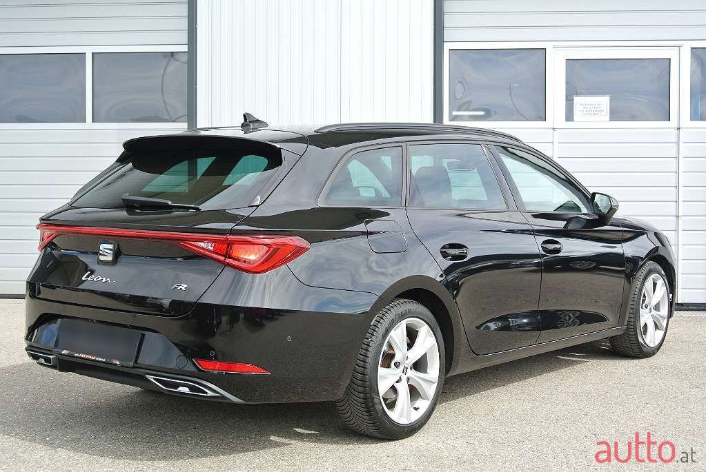 2022' SEAT Leon photo #4