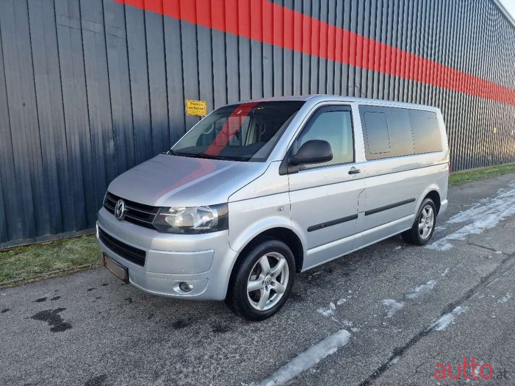 2010' Volkswagen Multivan photo #3