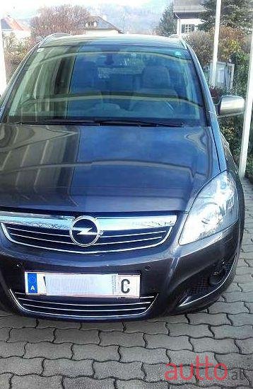 2011' Opel Zafira photo #1