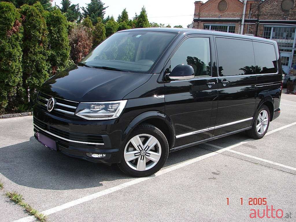 2019' Volkswagen Multivan photo #1
