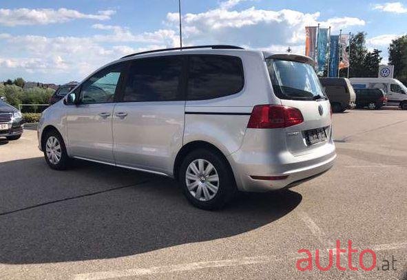 2011' Volkswagen Sharan photo #1