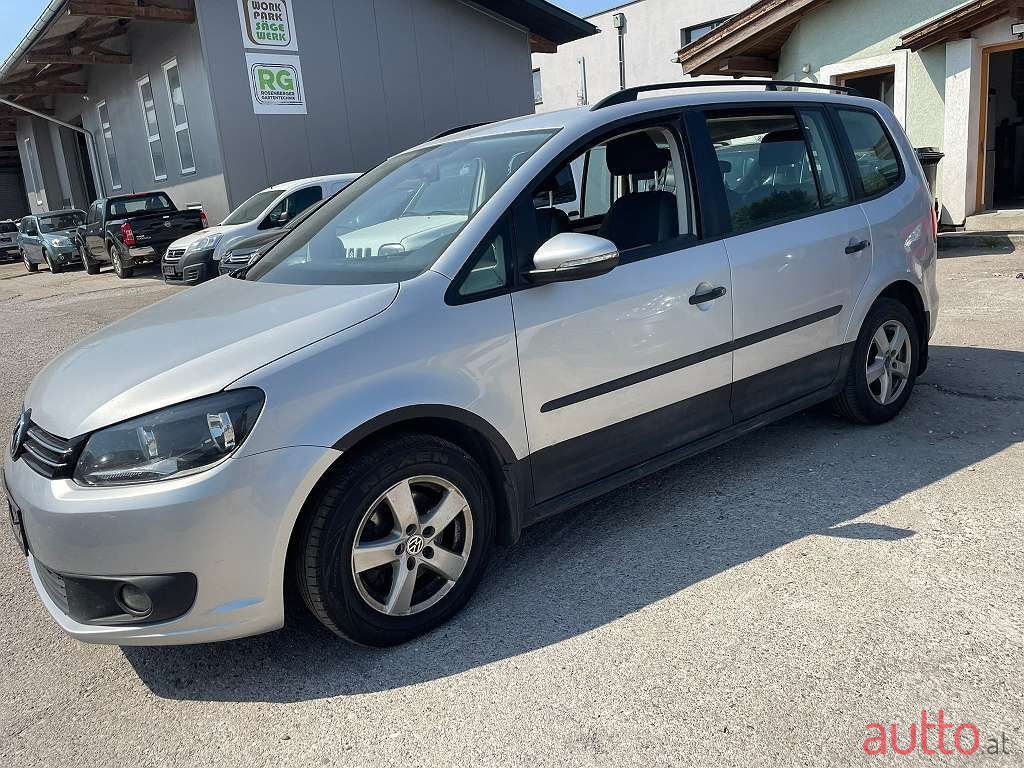 2014' Volkswagen Touran photo #3