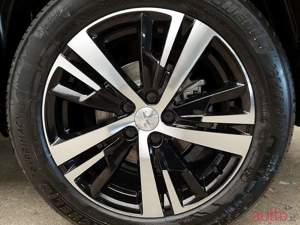 2023' Peugeot 5008 photo #6