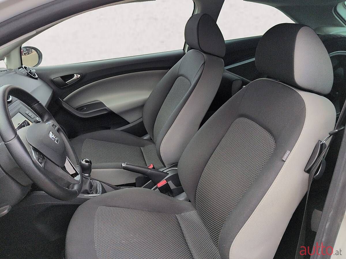 2016' SEAT Ibiza photo #5