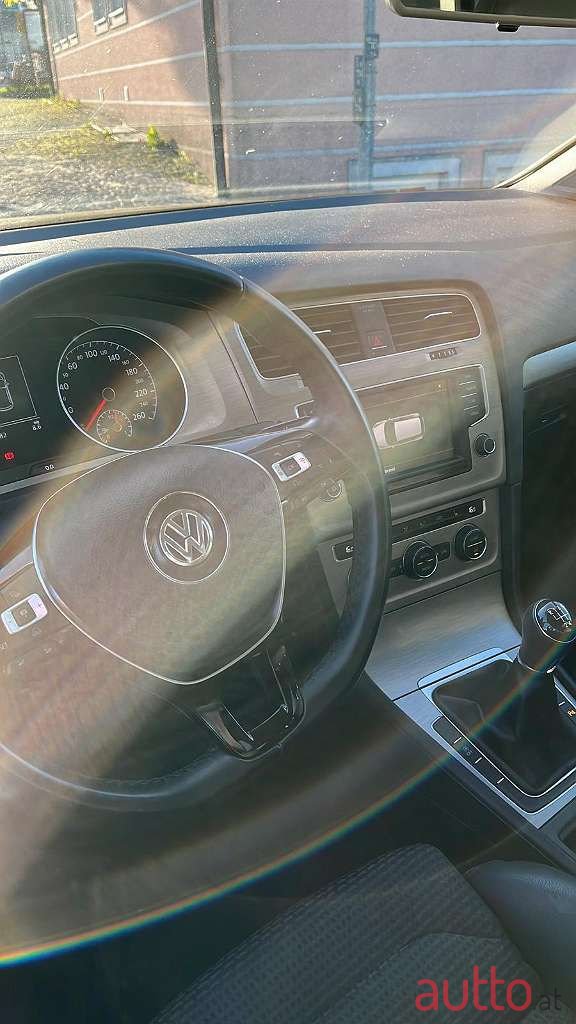 2015' Volkswagen Golf photo #4