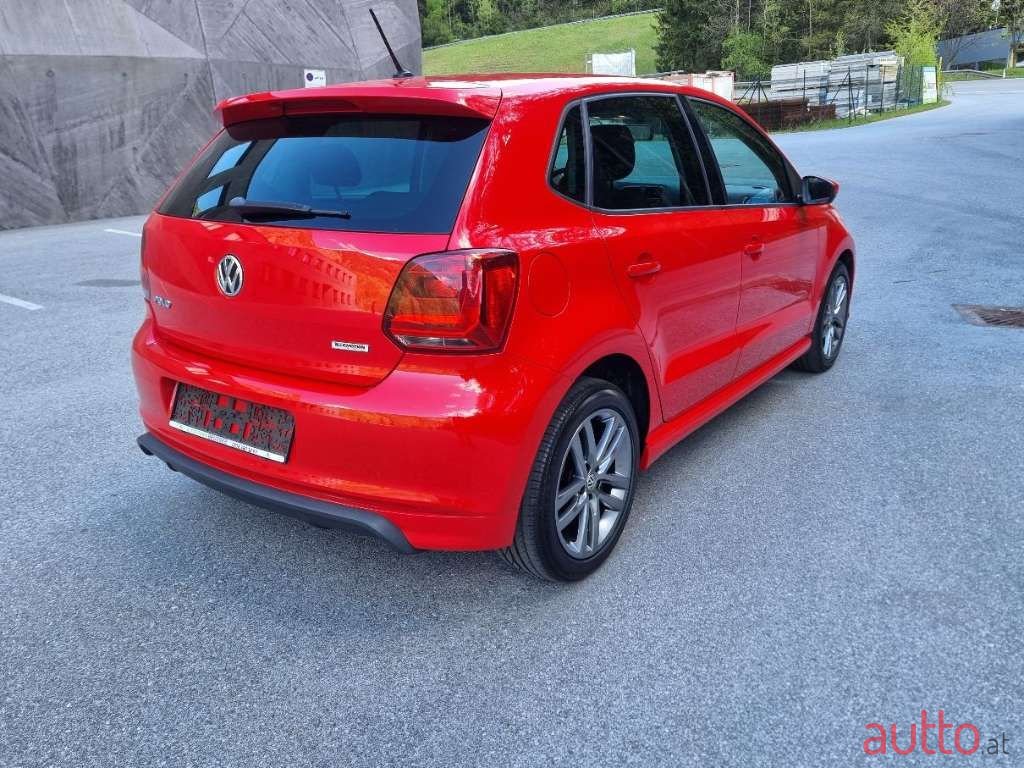 2017' Volkswagen Polo photo #2
