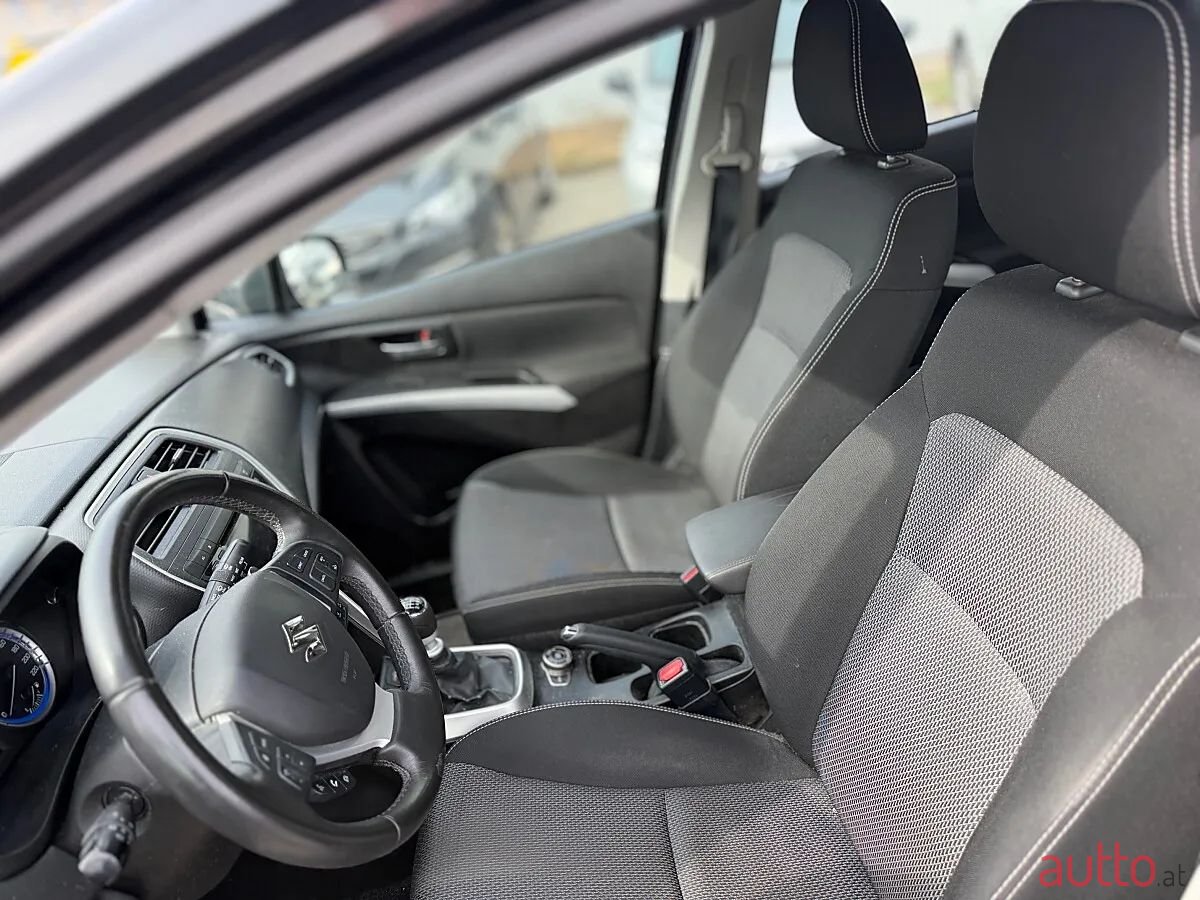 2014' Suzuki SX4 S-Cross photo #6