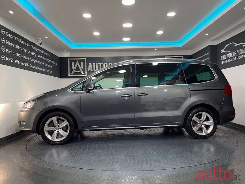 2014' Volkswagen Sharan photo #2