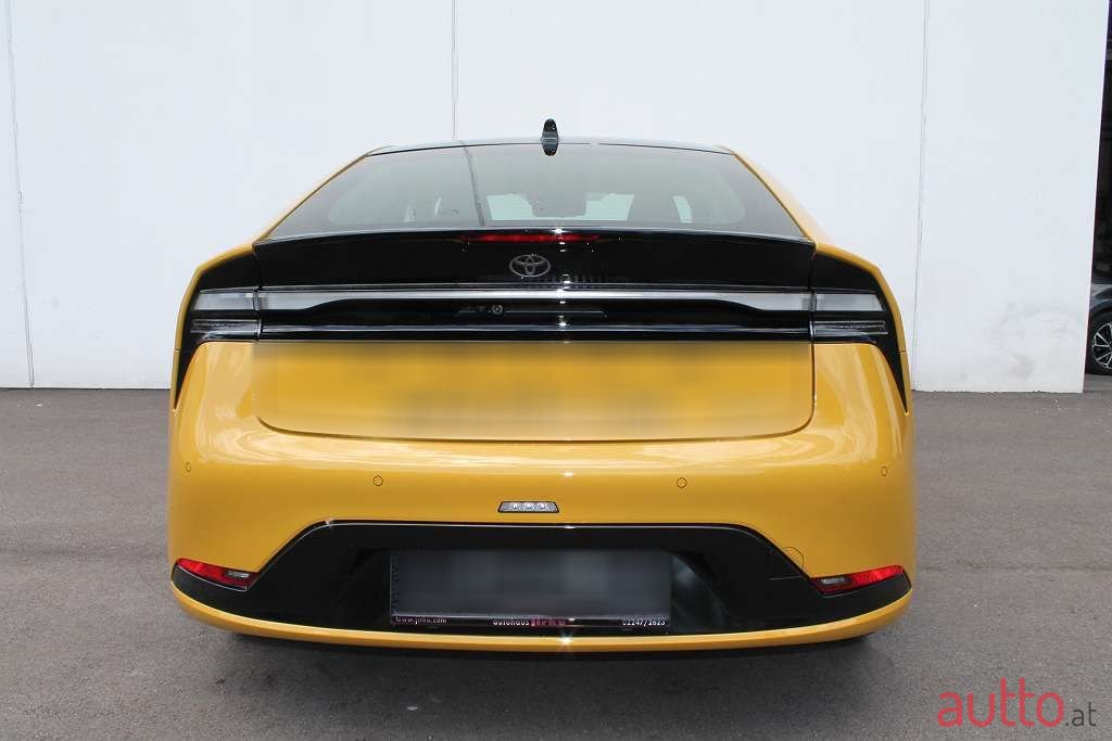 2023' Toyota Prius photo #3