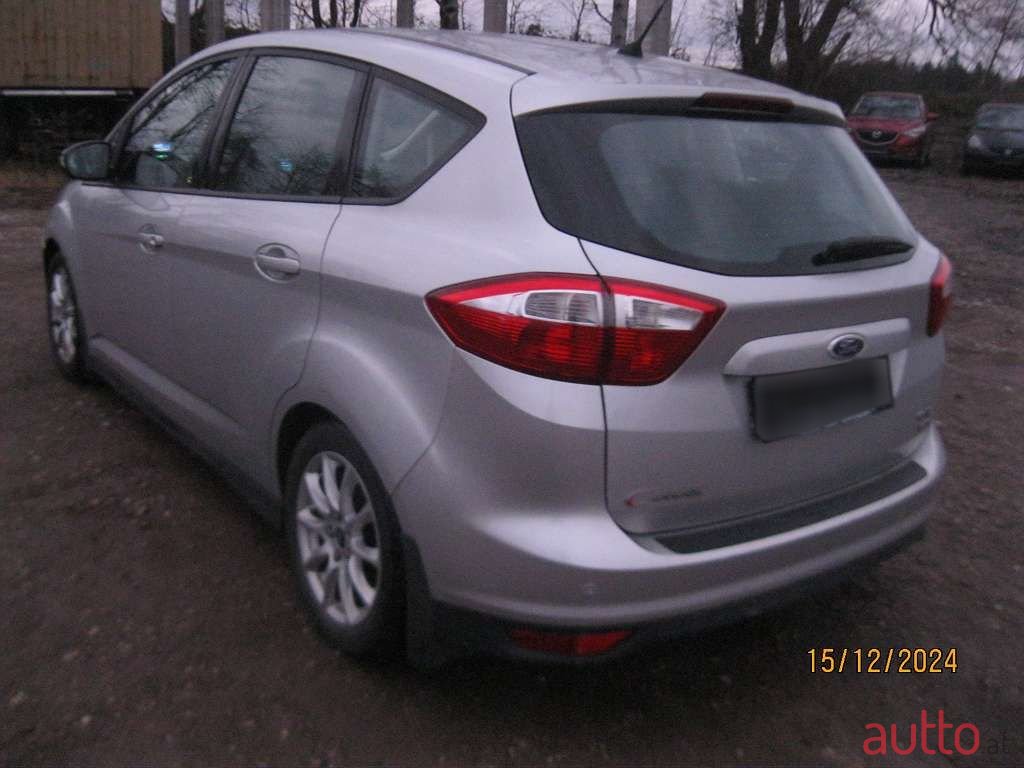 2012' Ford C-MAX photo #4