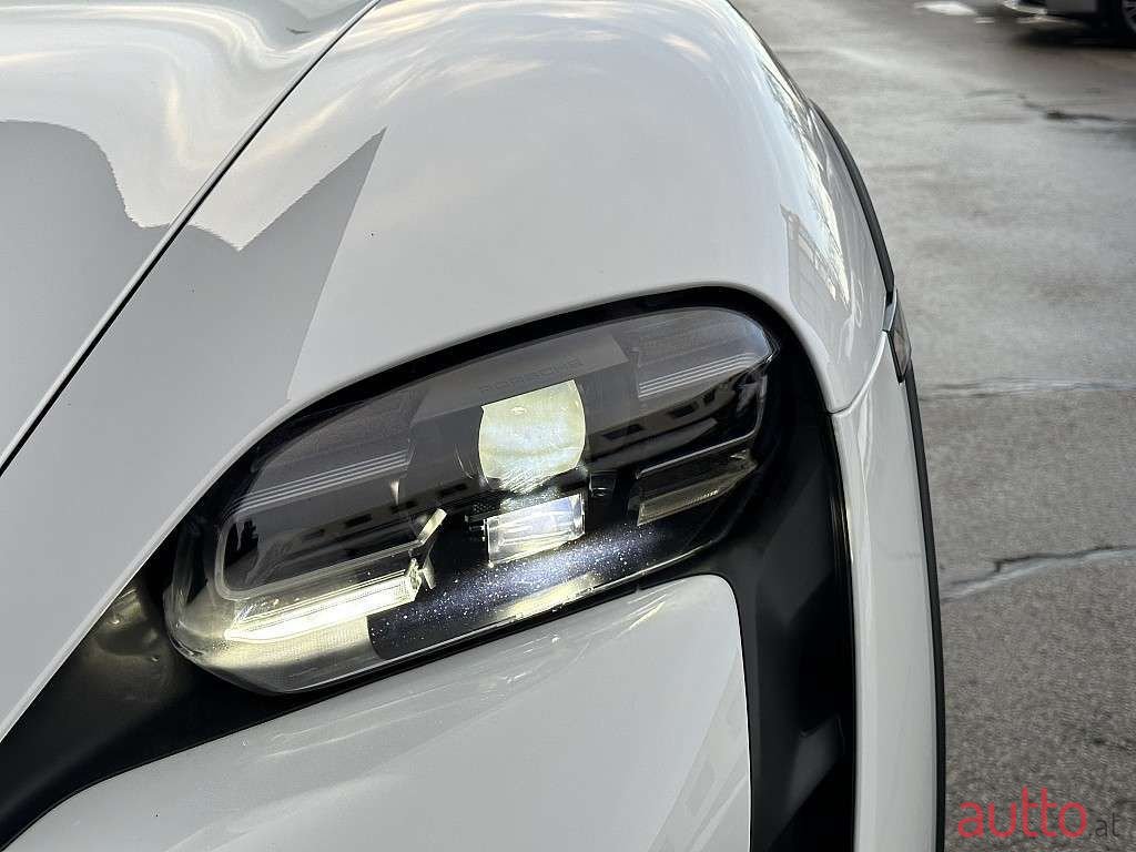 2022' Porsche Taycan photo #6