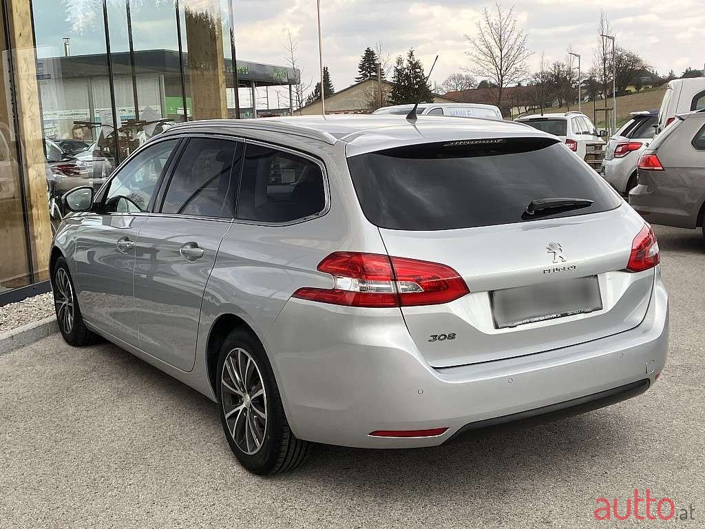 2015' Peugeot 308 photo #3
