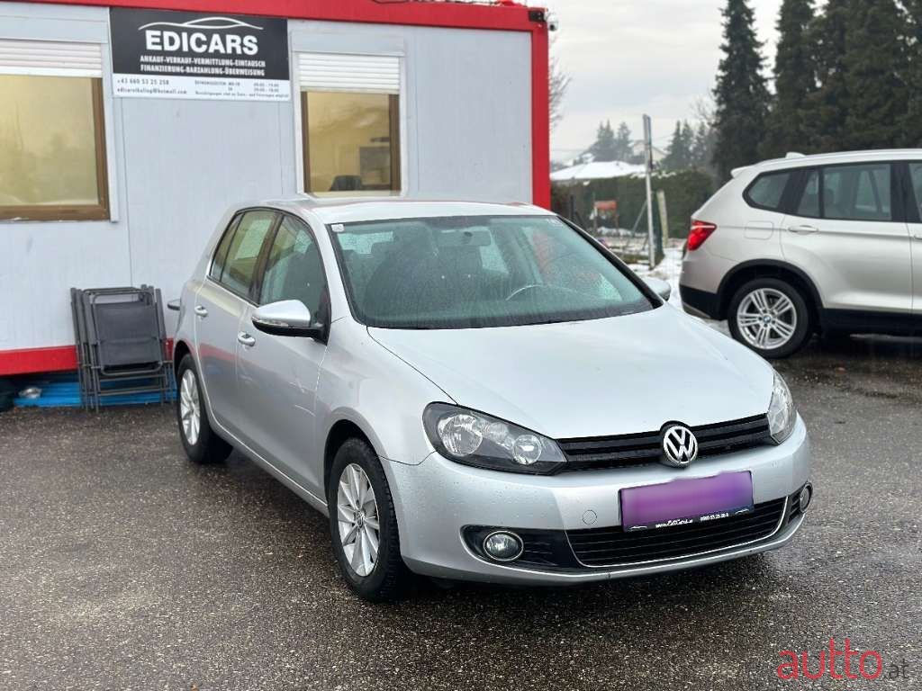 2011' Volkswagen Golf photo #4