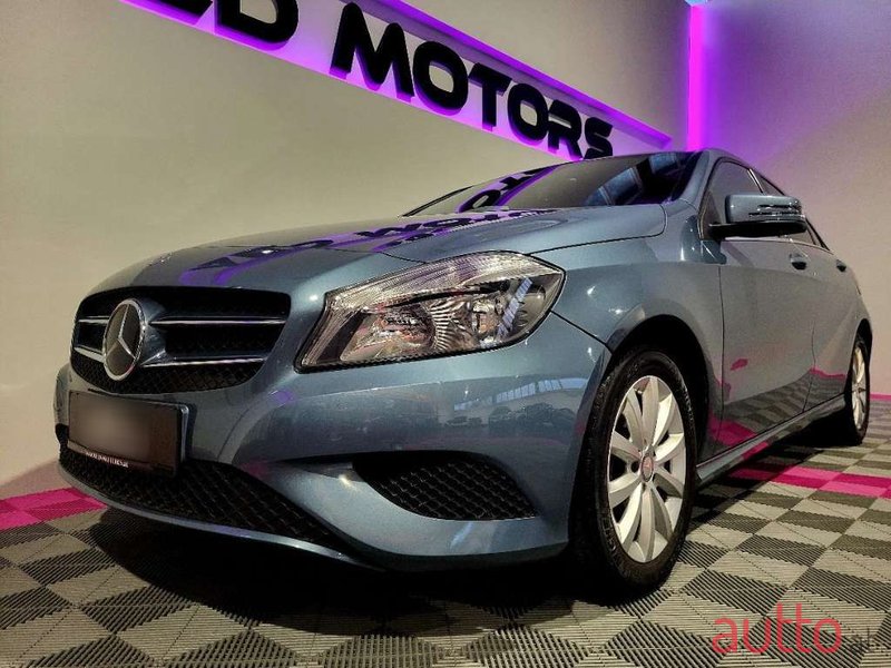 2015' Mercedes-Benz A-Klasse photo #4