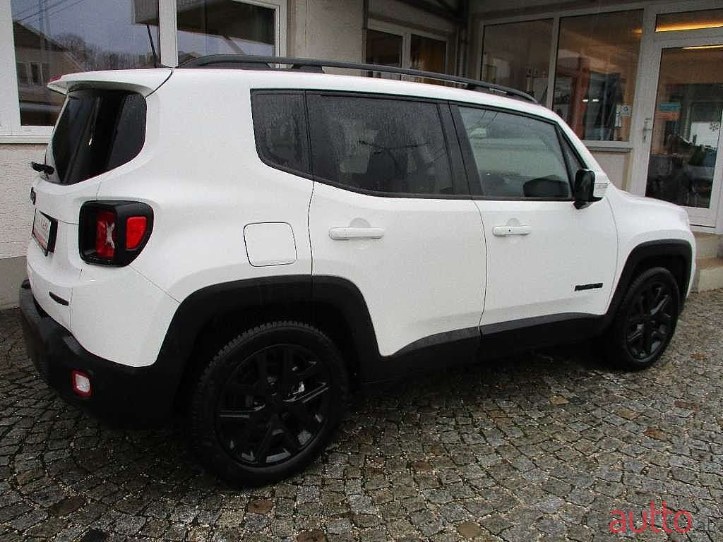 2021' Jeep Renegade photo #6
