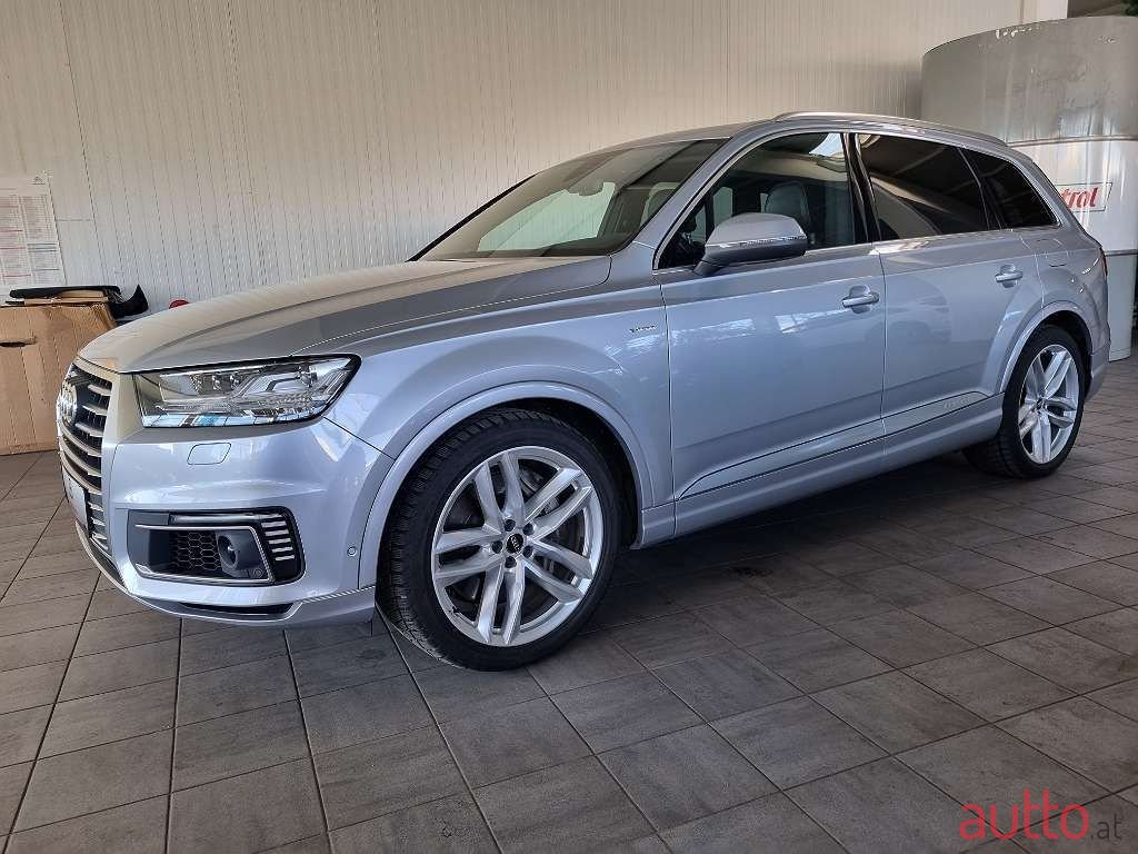2017' Audi Q7 photo #1